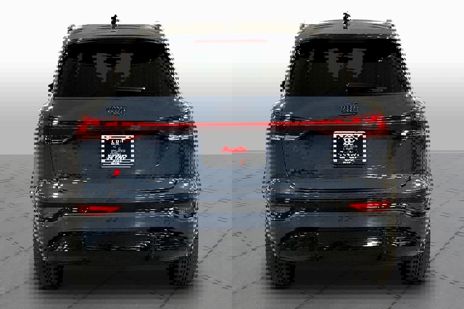 New 2027 Audi SQ6 e-tron Premium Plus image 4