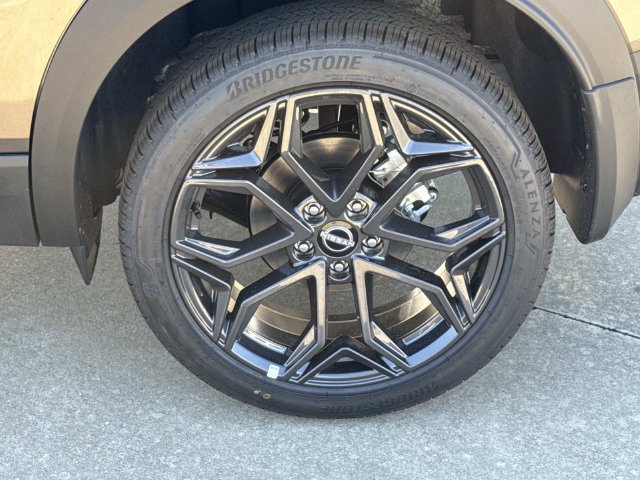 New 2027 Nissan Kicks SR FWD image 6