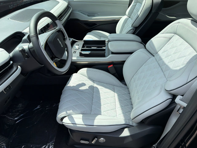 New 2027 Lincoln Navigator L Black Label AWD/4WD image 9