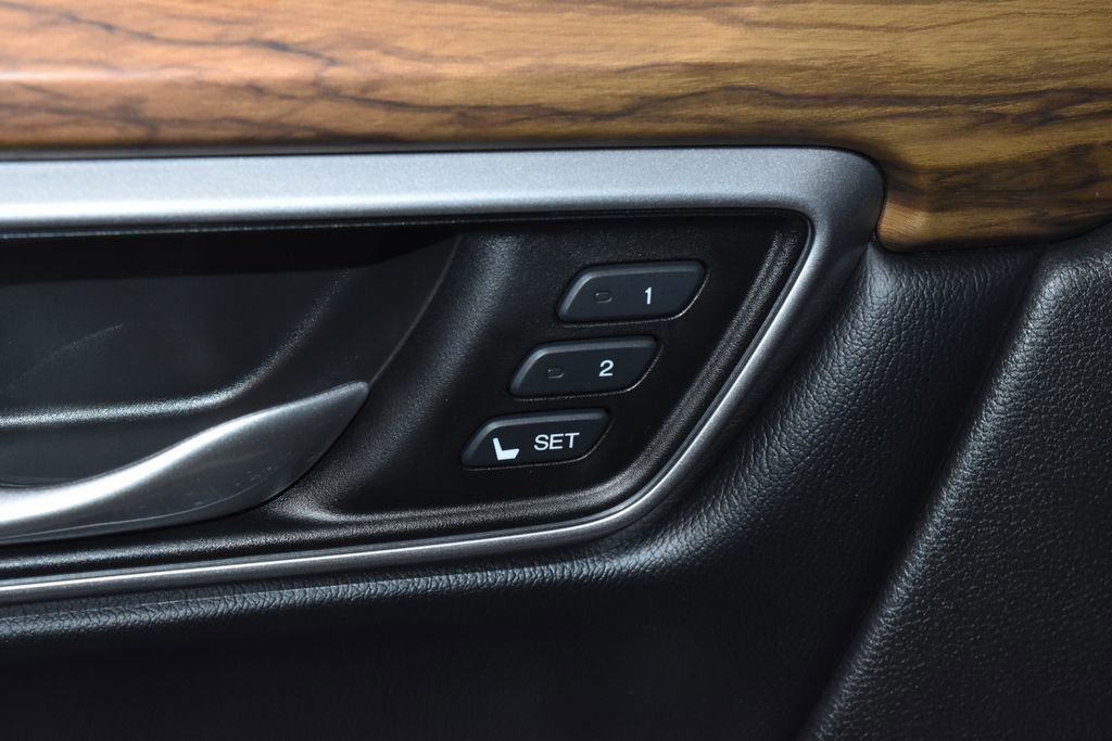 Used 2017 Honda CR-V Touring image 5