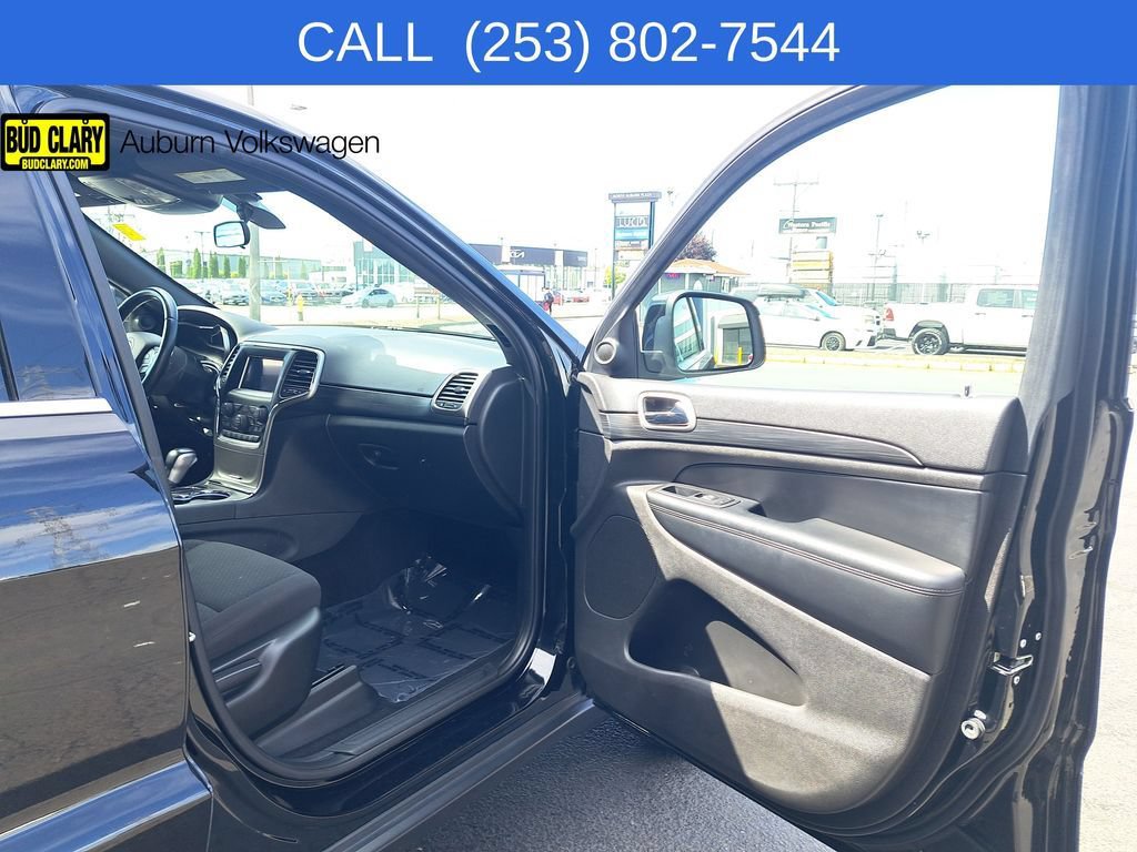 Used 2020 Jeep Grand Cherokee Laredo AWD/4WD image 14