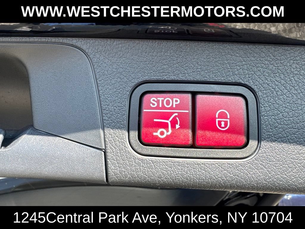 Used 2021 Mercedes-Benz GLB 250 4MATIC w/ Premium Package image 25
