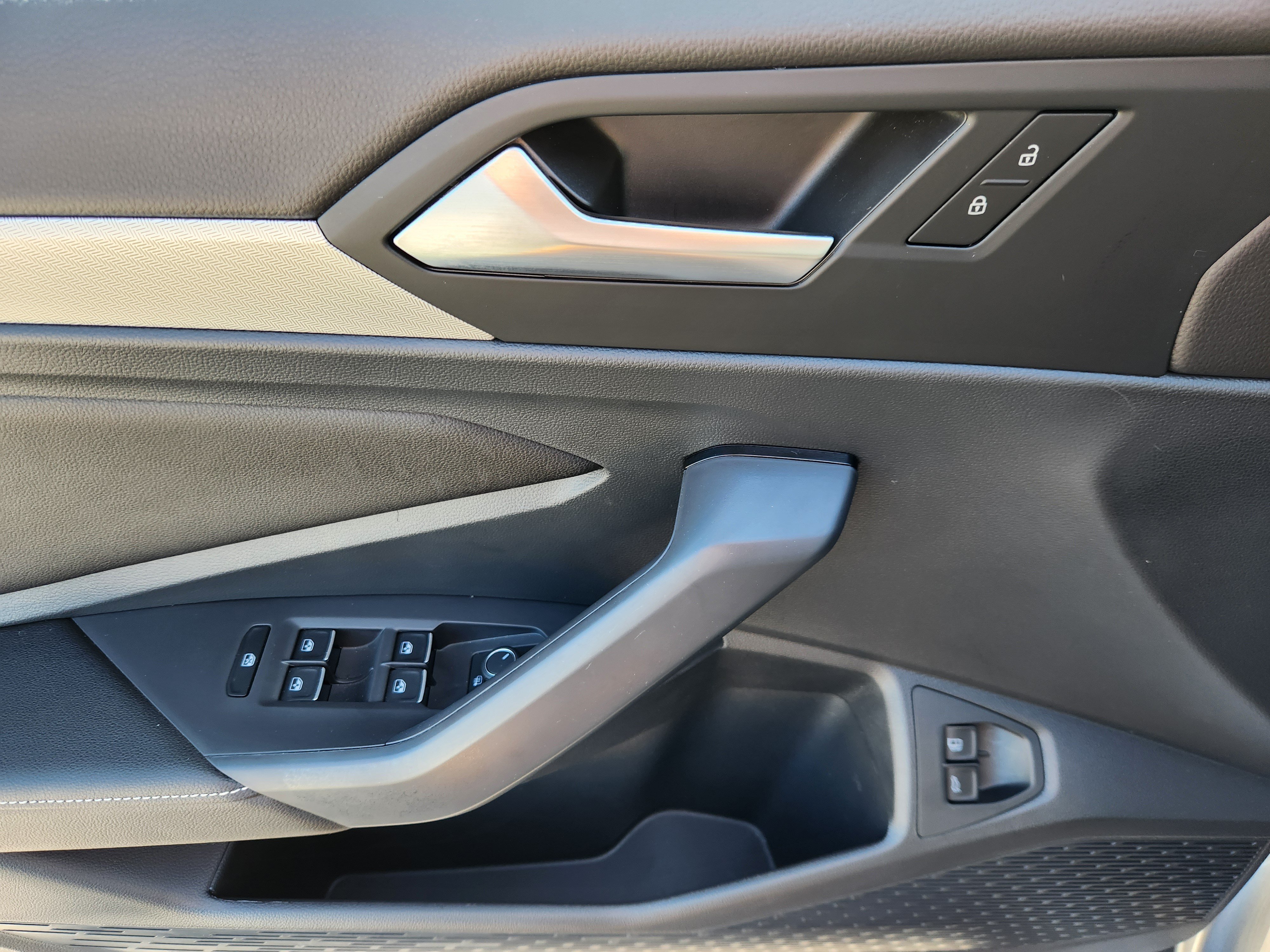 Certified 2023 Volkswagen Jetta S FWD image 16