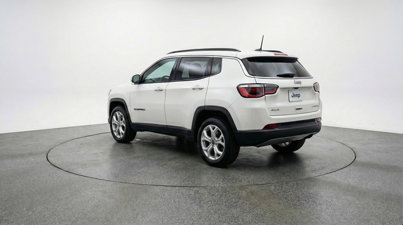 Used 2025 Jeep Compass Latitude image 5