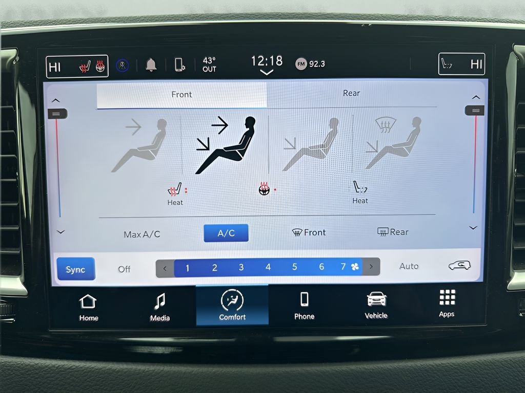 Used 2024 Chrysler Pacifica Touring-L image 23