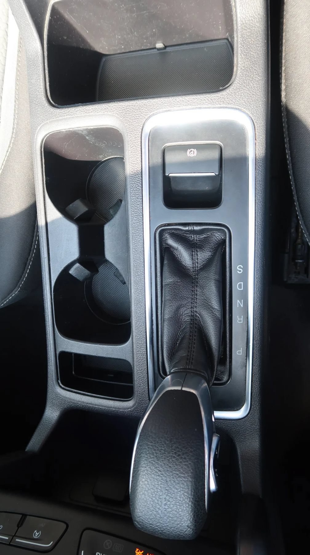 Used 2019 Ford Escape SE FWD image 29