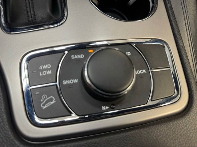Used 2021 Jeep Grand Cherokee Altitude AWD/4WD image 28
