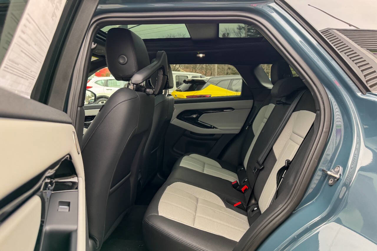 Used 2026 Land Rover Range Rover Evoque Dynamic SE image 12