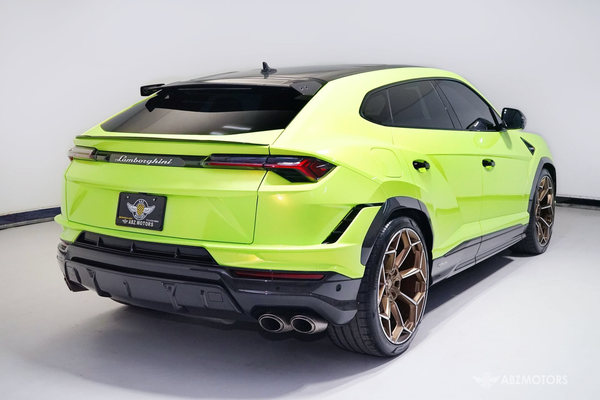 Used 2024 Lamborghini Urus Performante AWD/4WD image 6