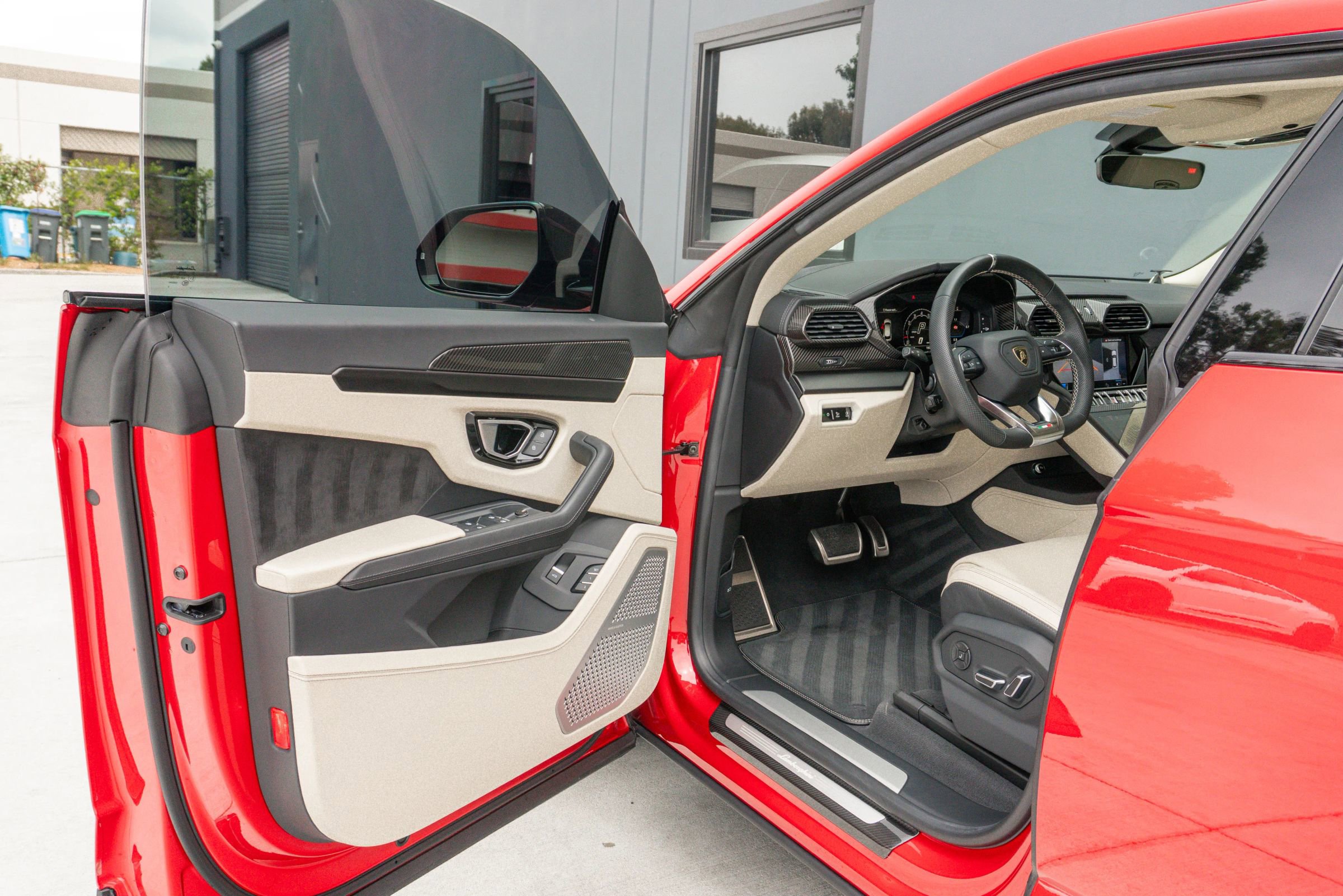 Used 2023 Lamborghini Urus S image 10