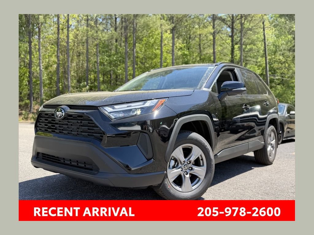 Used 2025 Toyota RAV4 XLE w/ Convenience Package image 1