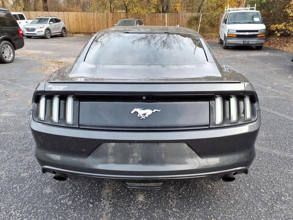 Used 2017 Ford Mustang Coupe image 4