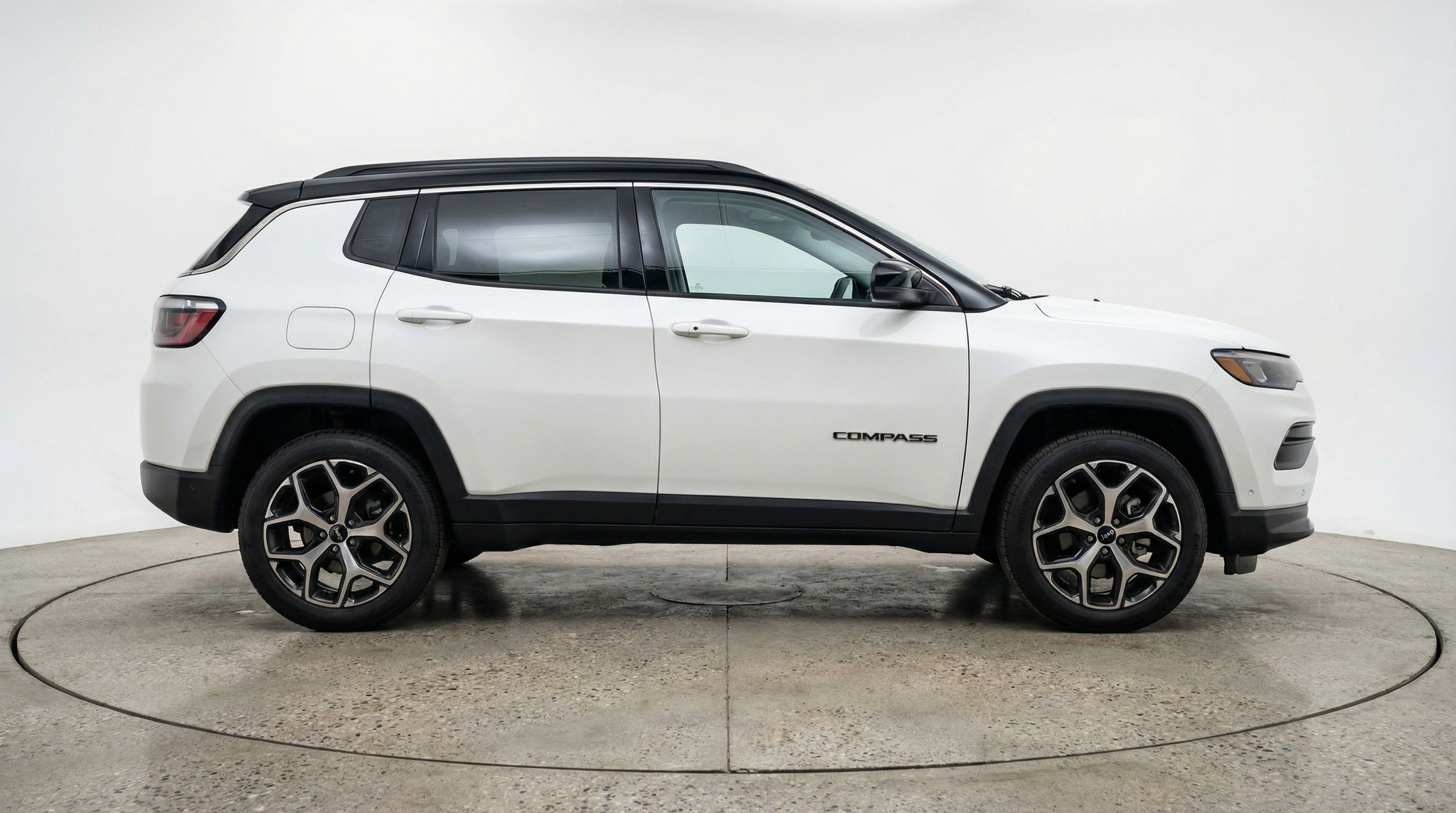 Used 2025 Jeep Compass Limited AWD/4WD image 11