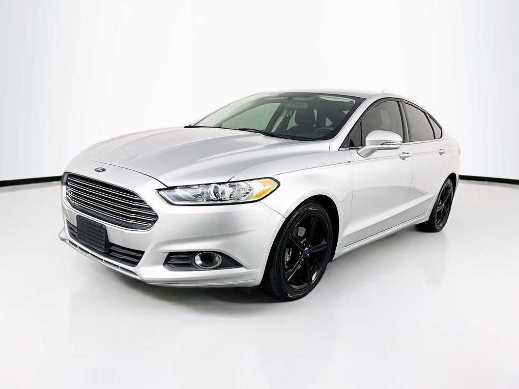 Used 2016 Ford Fusion SE image 3