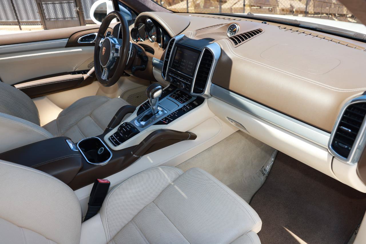 Used 2014 Porsche Cayenne GTS AWD/4WD image 18