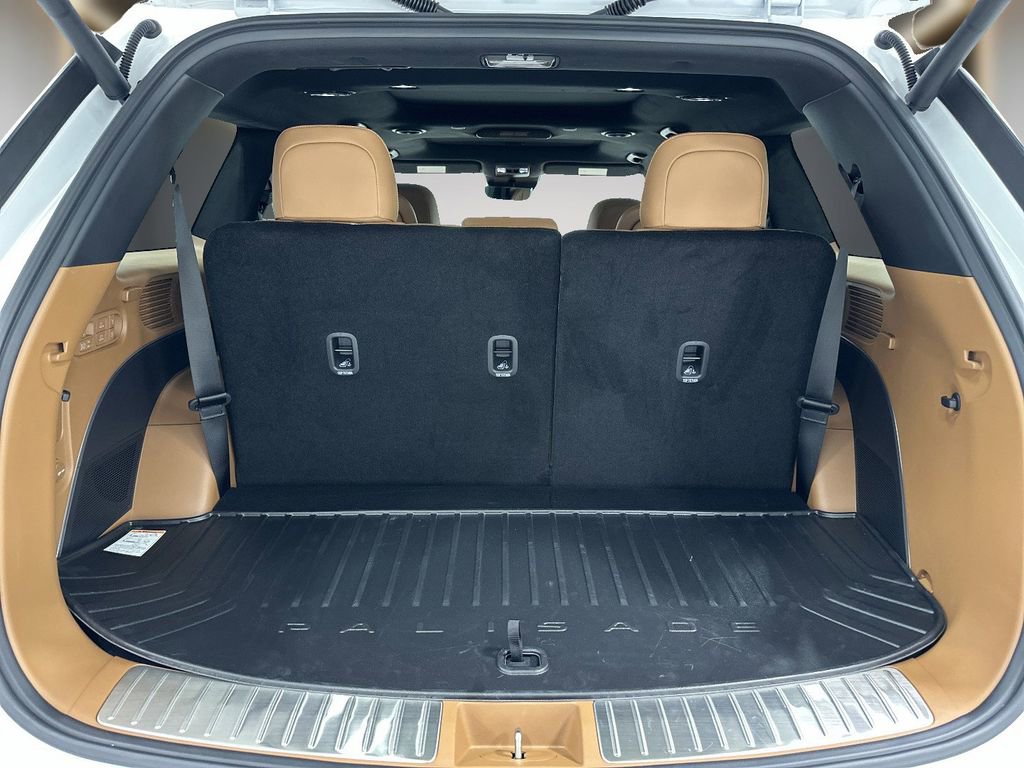 Used 2026 Hyundai Palisade Calligraphy image 13