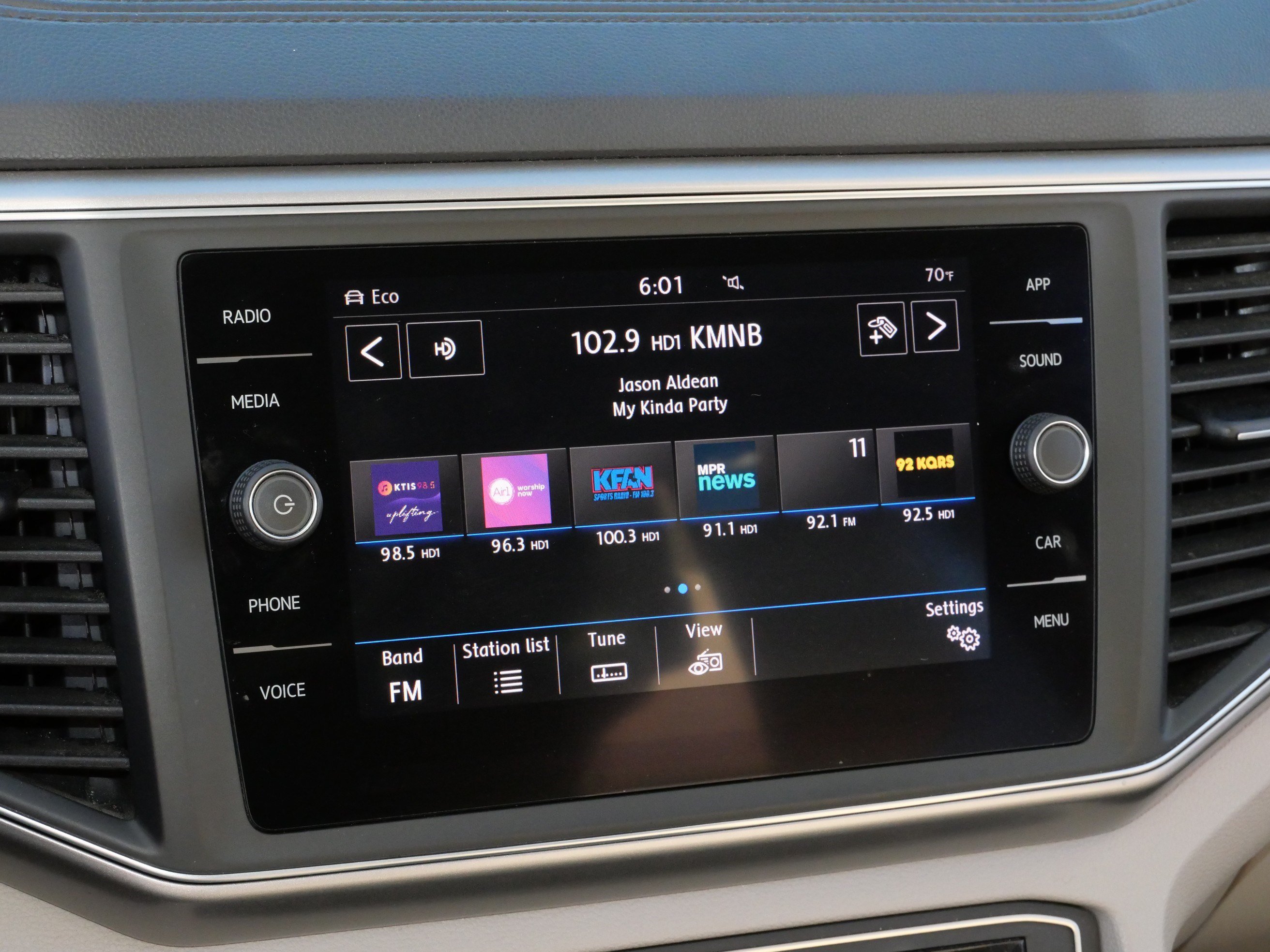Used 2019 Volkswagen Atlas SE w/ Towing Package AWD/4WD image 22