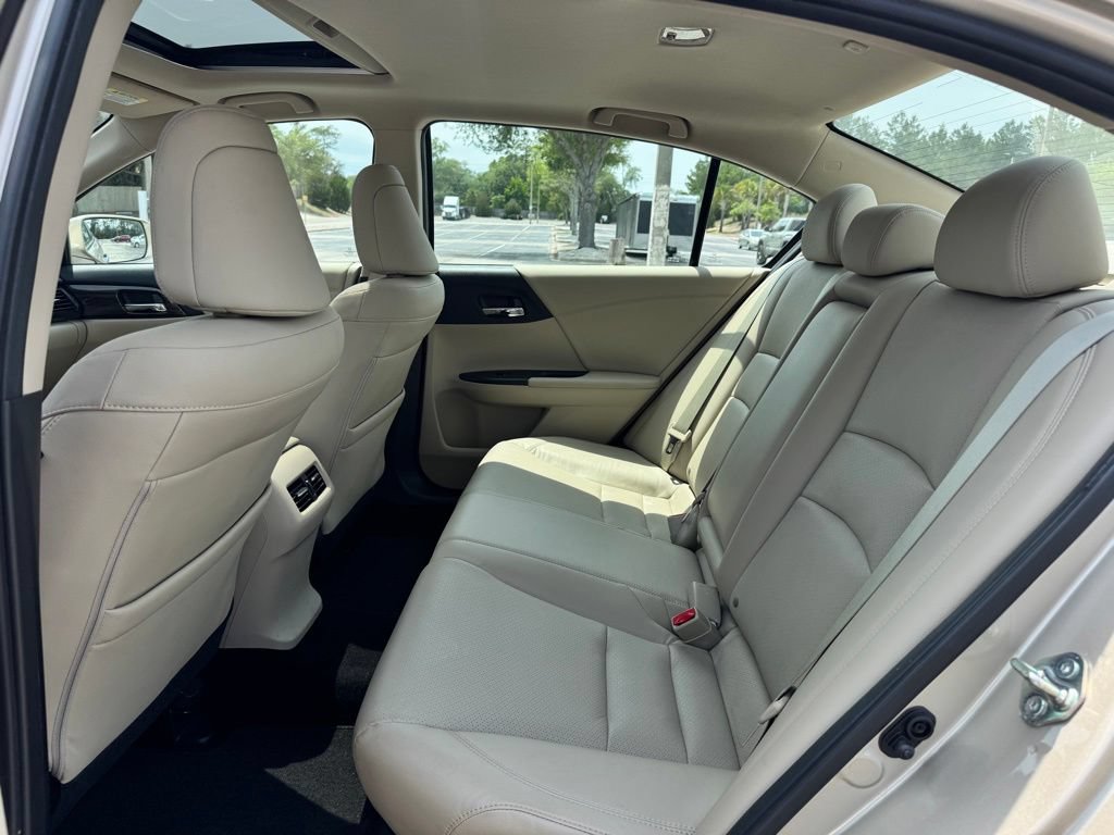 Used 2017 Honda Accord EX-L image 9