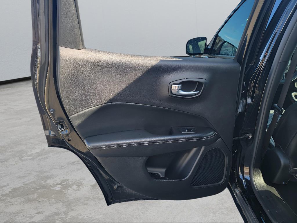 Used 2021 Jeep Compass Latitude image 25