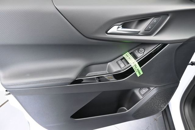 New 2026 Chevrolet Equinox LT w/ Convenience Package II FWD image 25