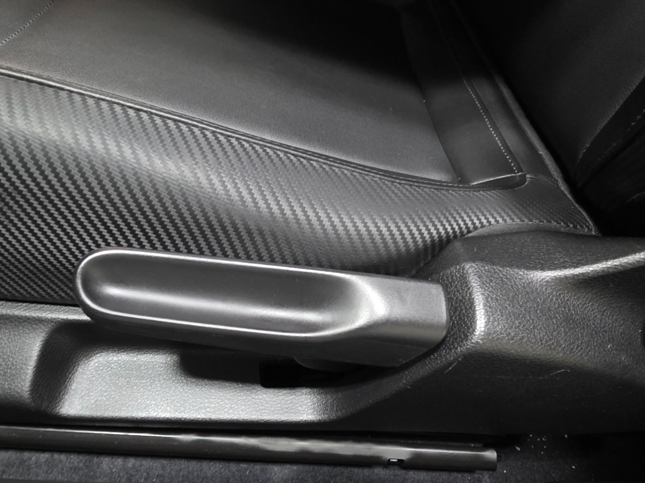 Used 2013 Volkswagen Beetle TDI image 21