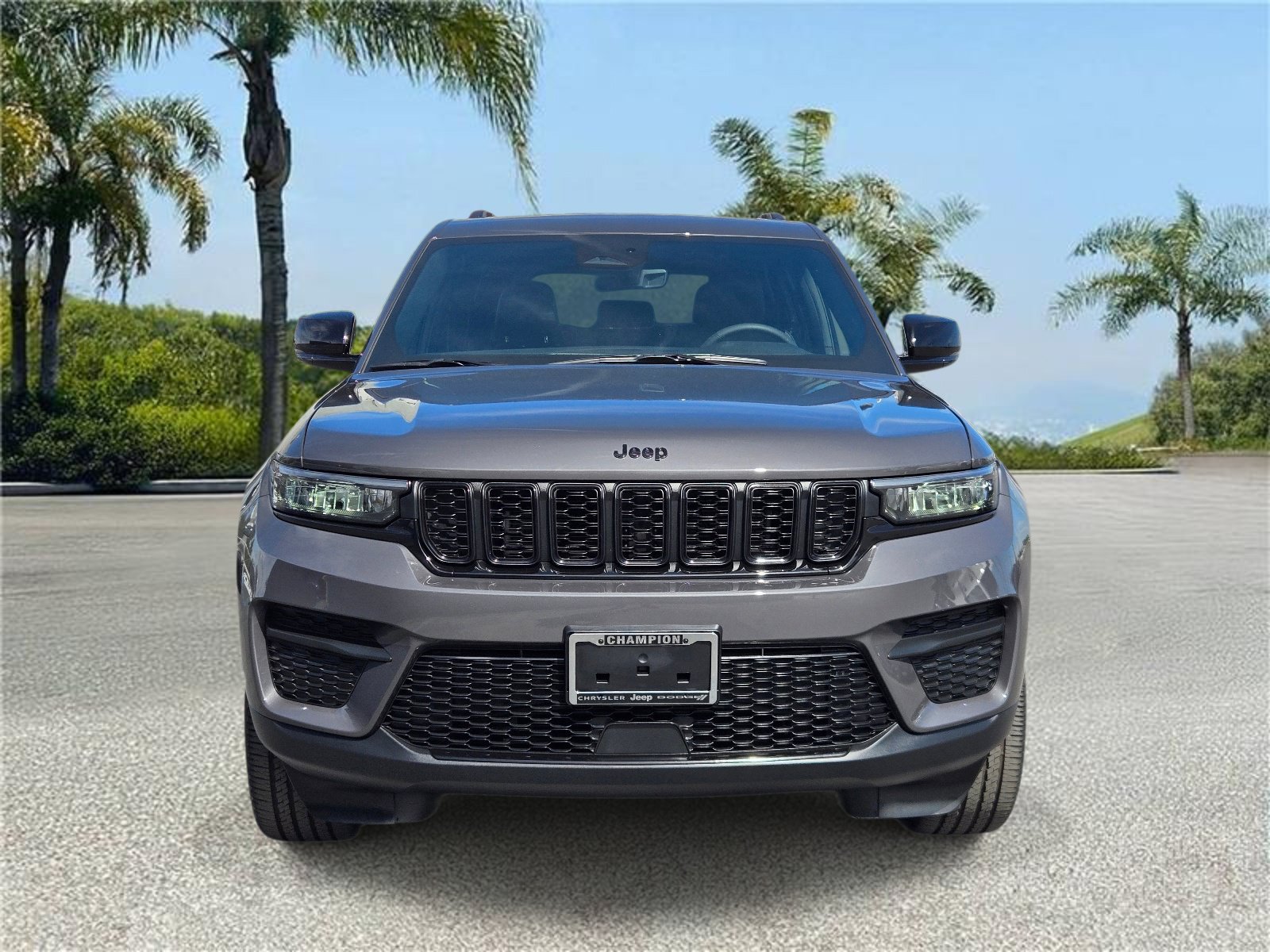 Certified 2025 Jeep Grand Cherokee Altitude RWD image 3