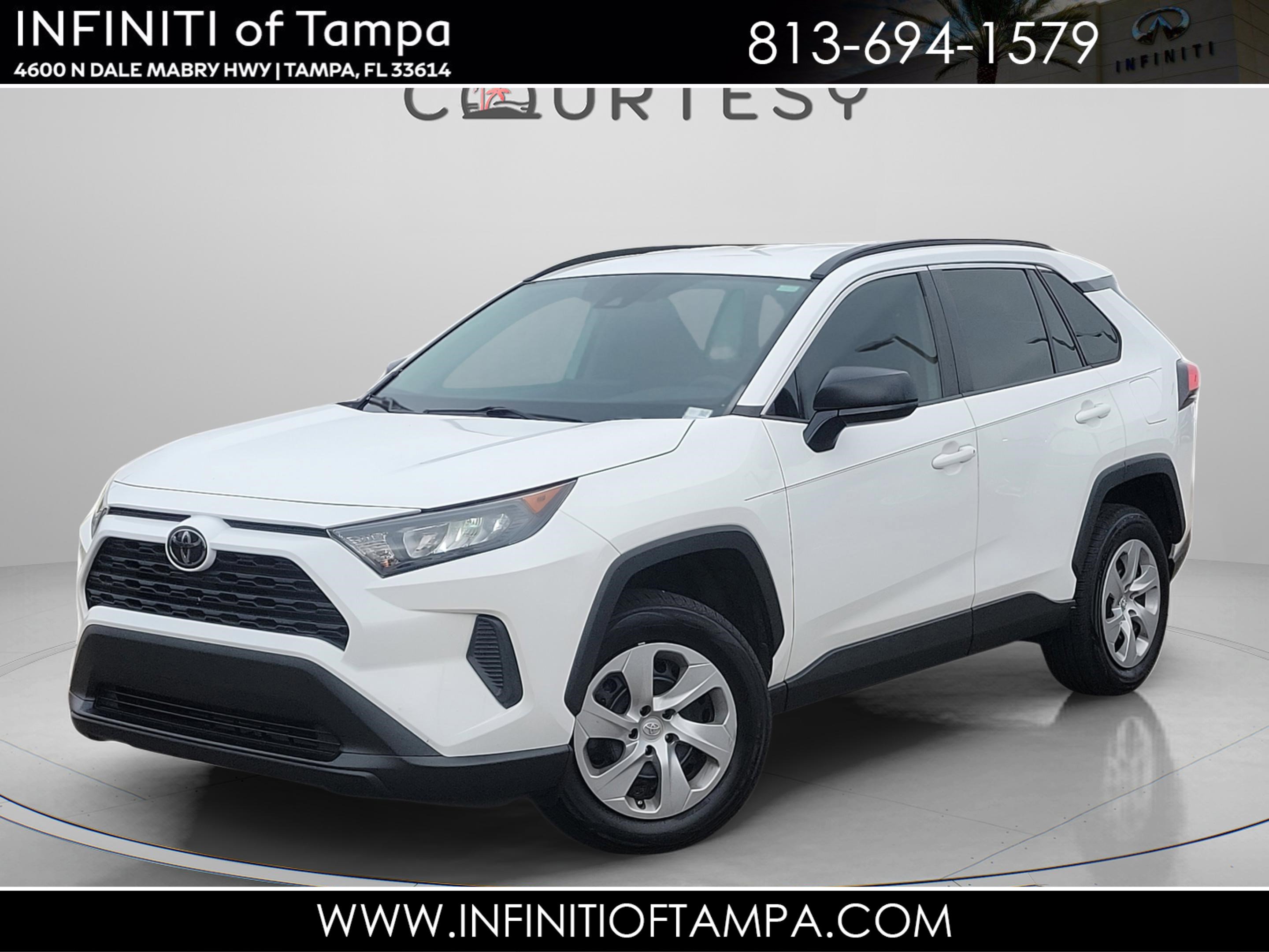 Used 2020 Toyota RAV4 LE image 1