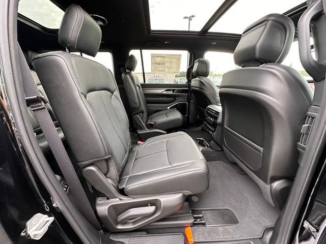 New 2026 Jeep Grand Wagoneer Limited w/ Premium Group II AWD/4WD image 30