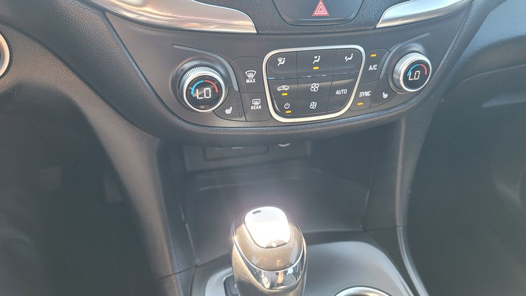Used 2019 Chevrolet Equinox LT AWD/4WD image 22