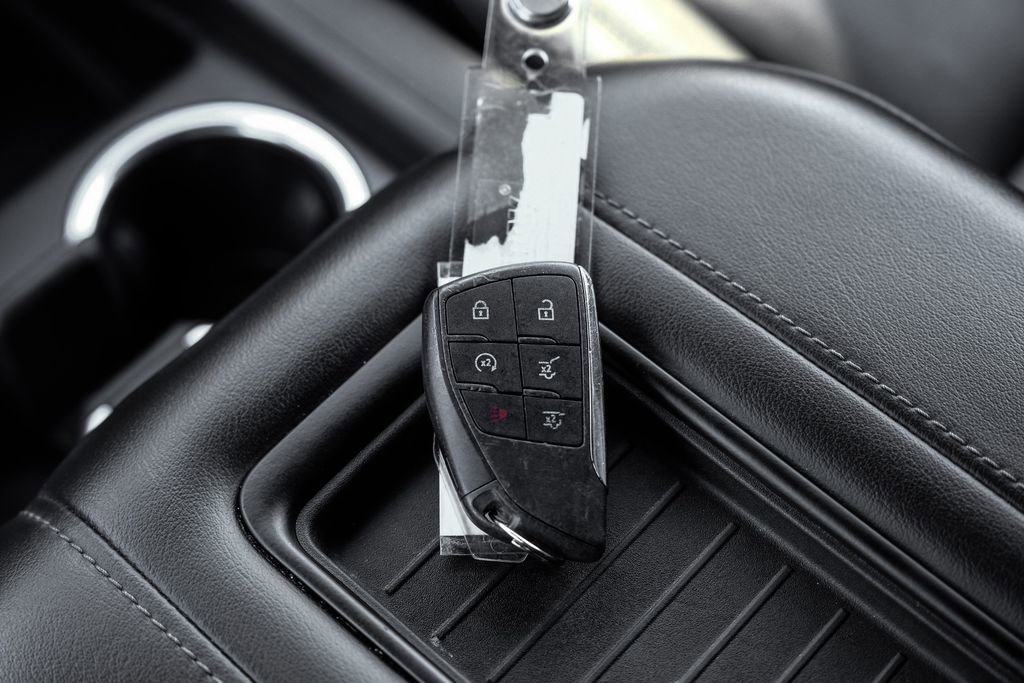 Used 2022 Chevrolet Suburban LT w/ Luxury Package image 64