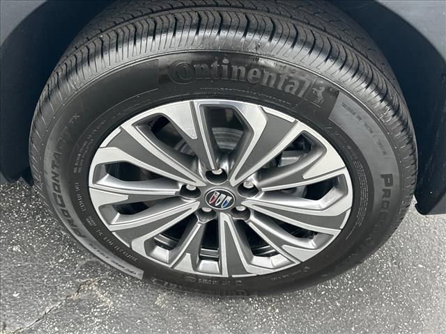 Certified 2025 Buick Envision Preferred AWD/4WD image 35