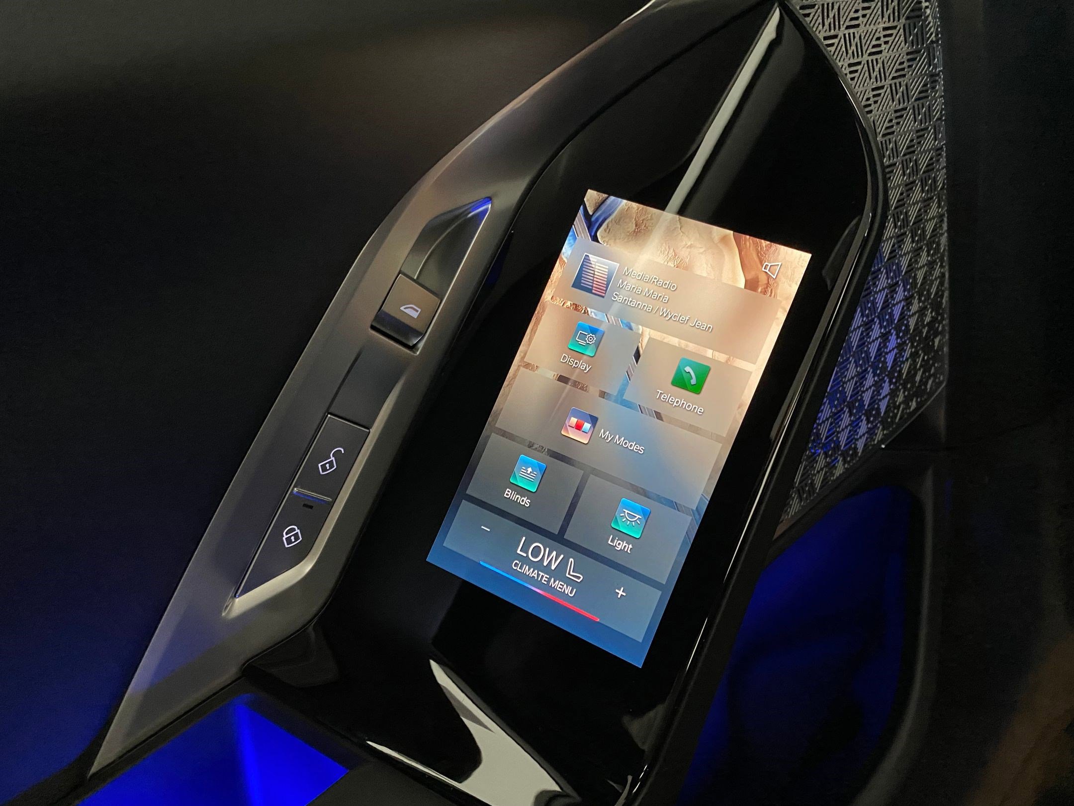 Used 2025 BMW 760i xDrive w/ Executive Package image 31