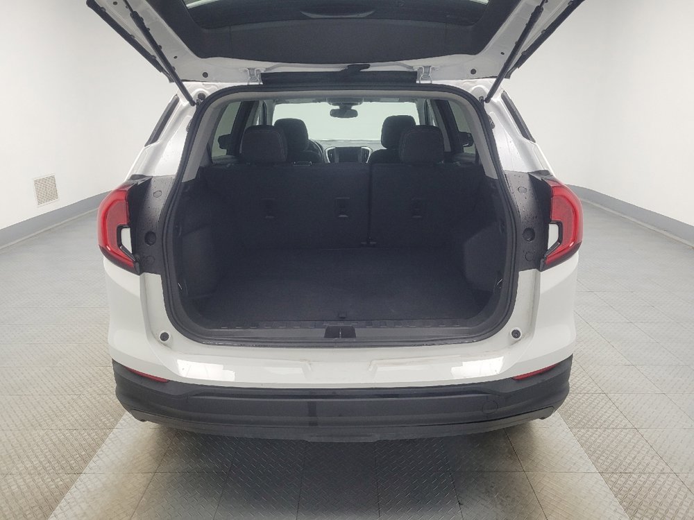 Used 2024 GMC Terrain SLE image 29