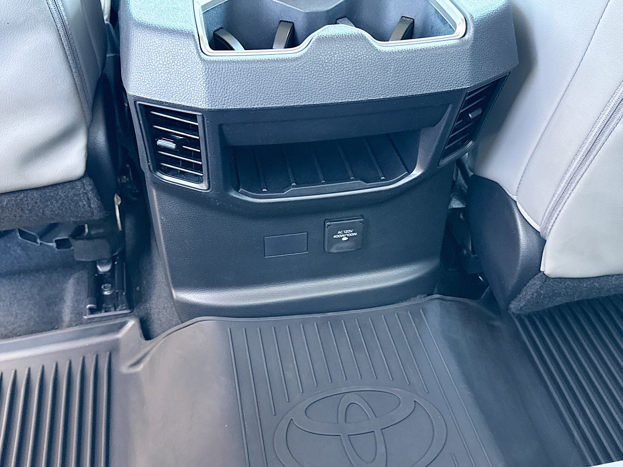 Used 2023 Toyota Tundra SR5 w/ SR5 Premium Package image 18