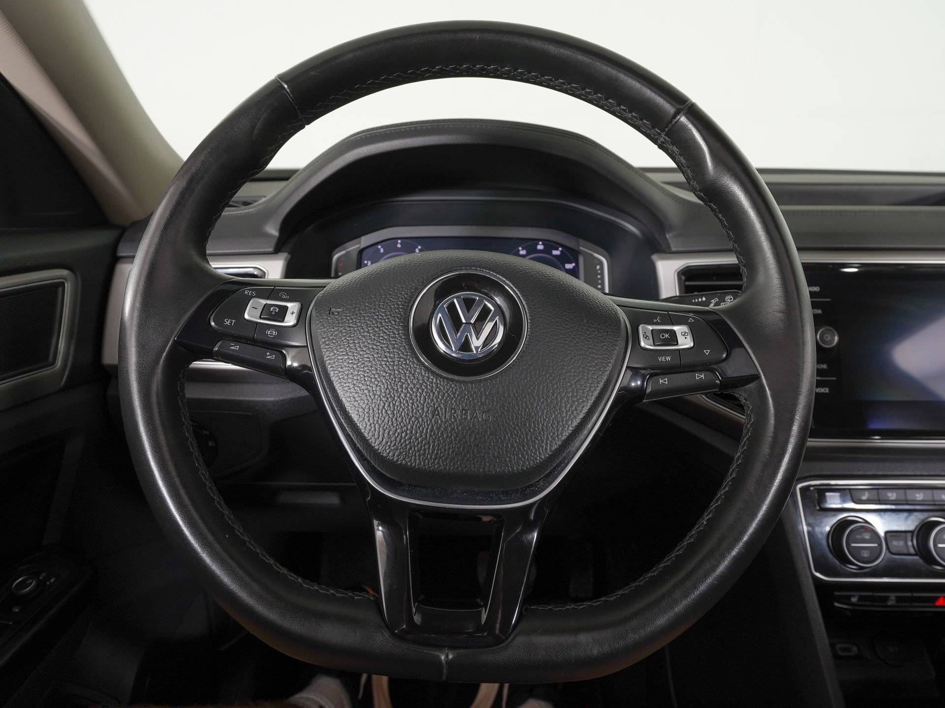 Used 2019 Volkswagen Atlas SEL FWD image 17
