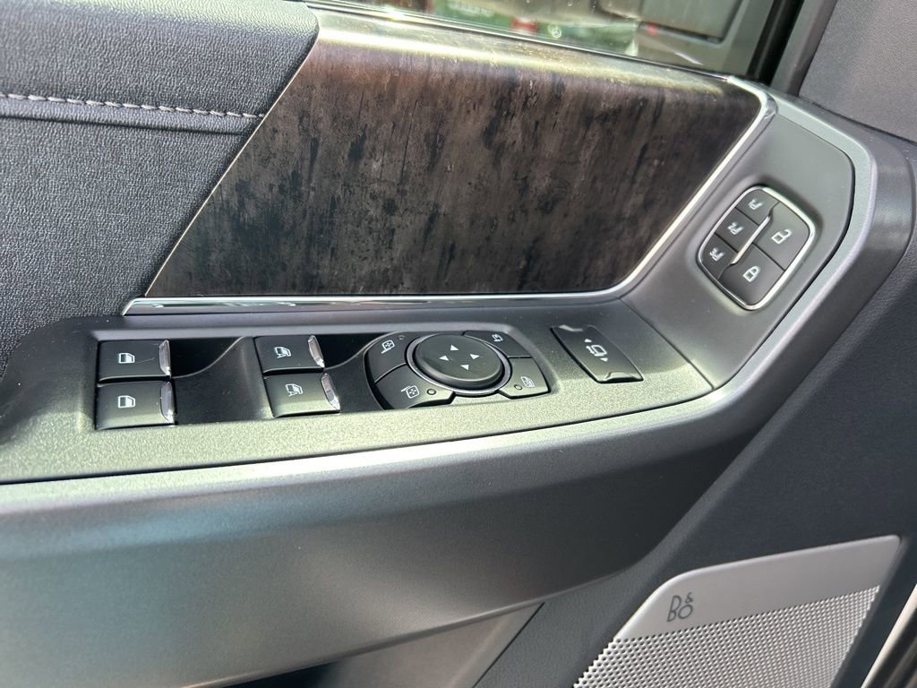 New 2026 Ford F250 Lariat w/ Black Appearance Package image 12