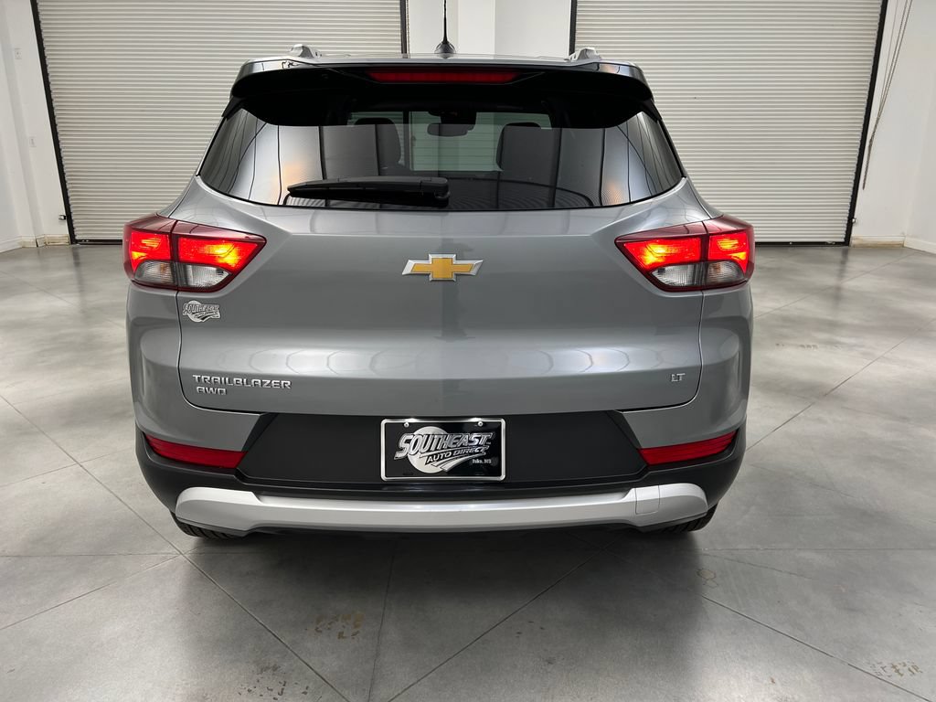 Used 2025 Chevrolet TrailBlazer LT AWD/4WD image 8