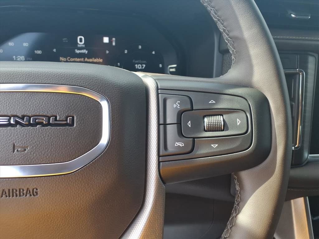 Used 2023 GMC Yukon XL Denali image 12