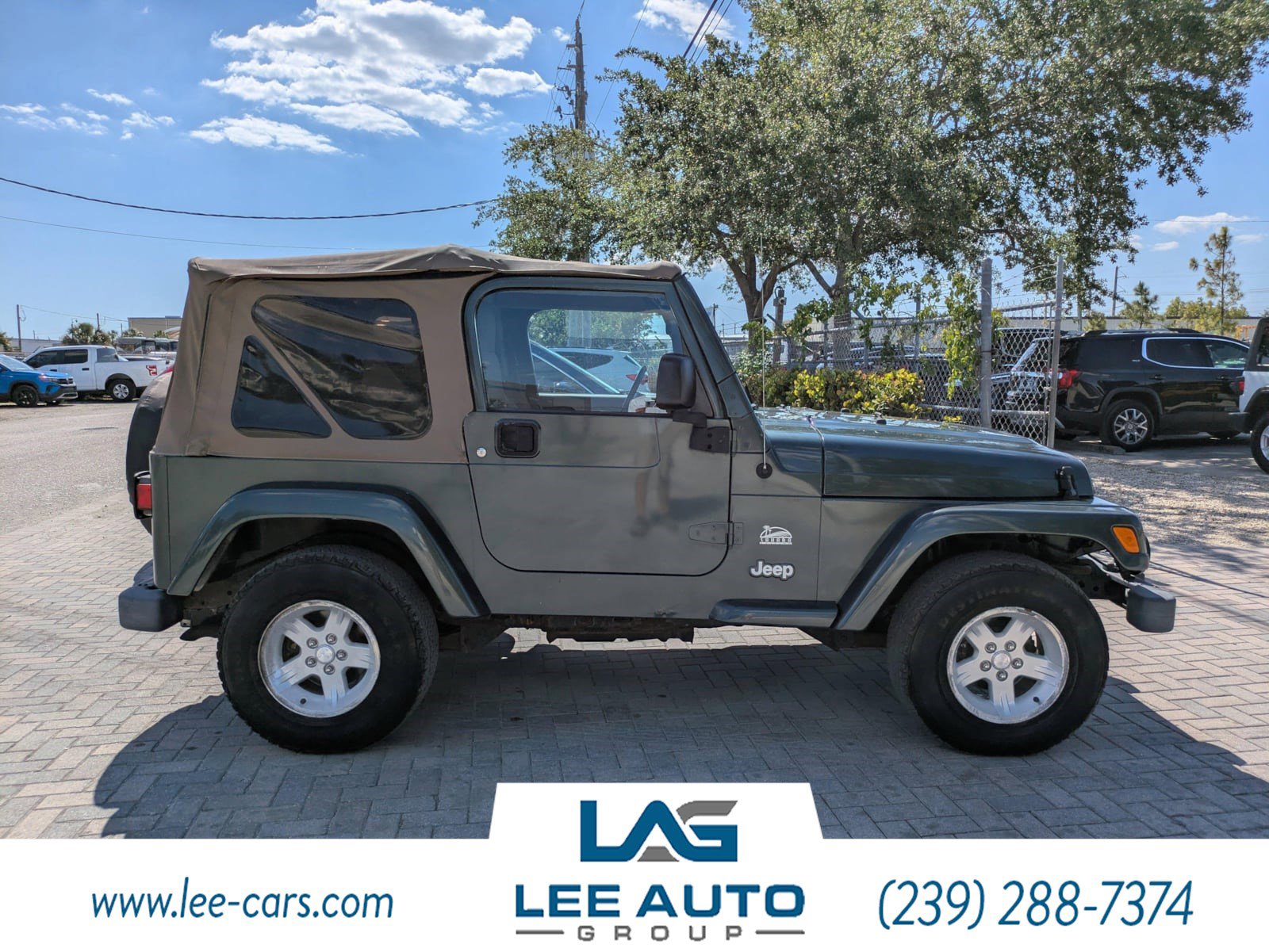 Used 2004 Jeep Wrangler Sahara w/ Dual Top Group AWD/4WD image 2