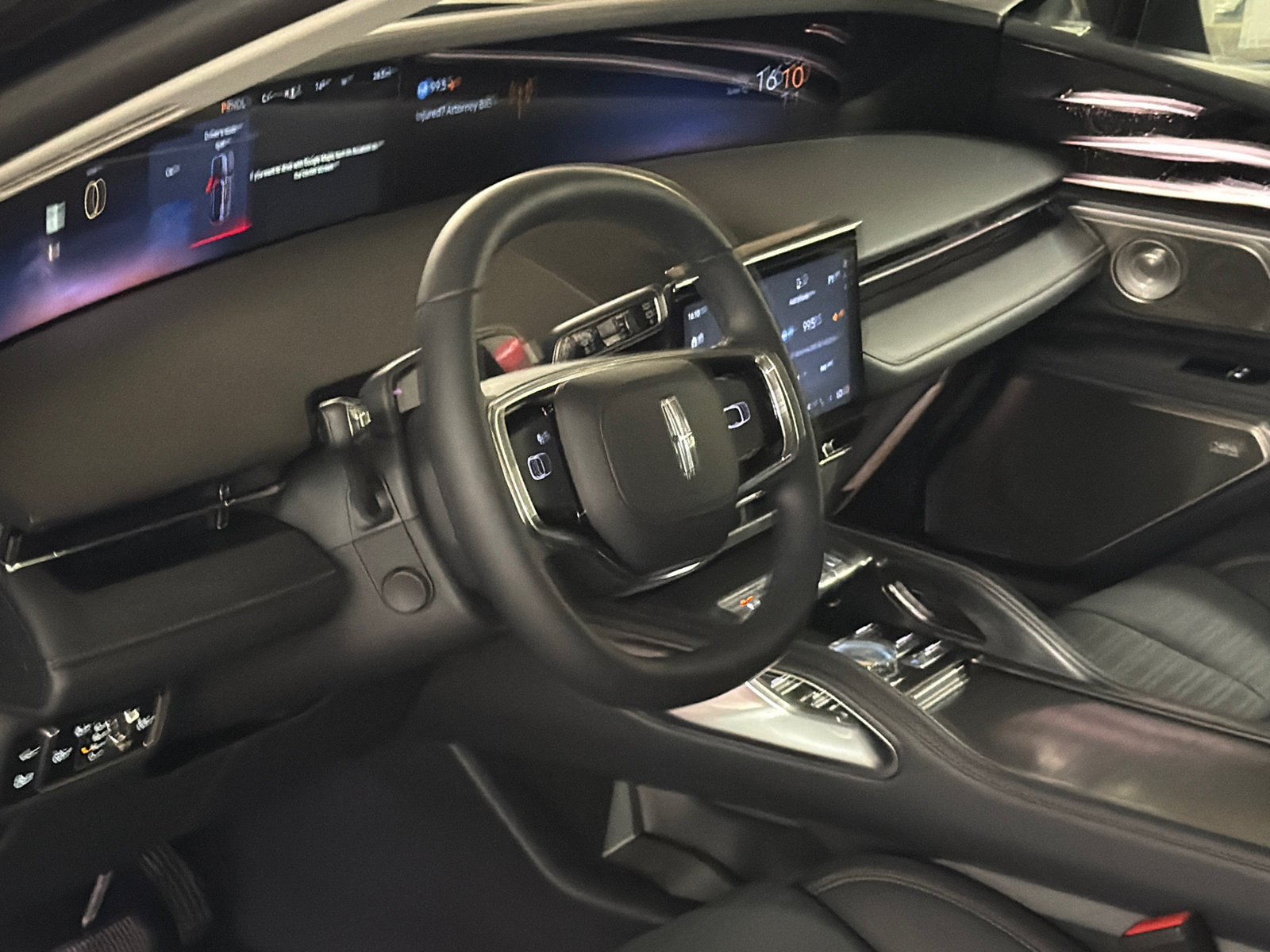 New 2026 Lincoln Nautilus Reserve AWD/4WD image 14