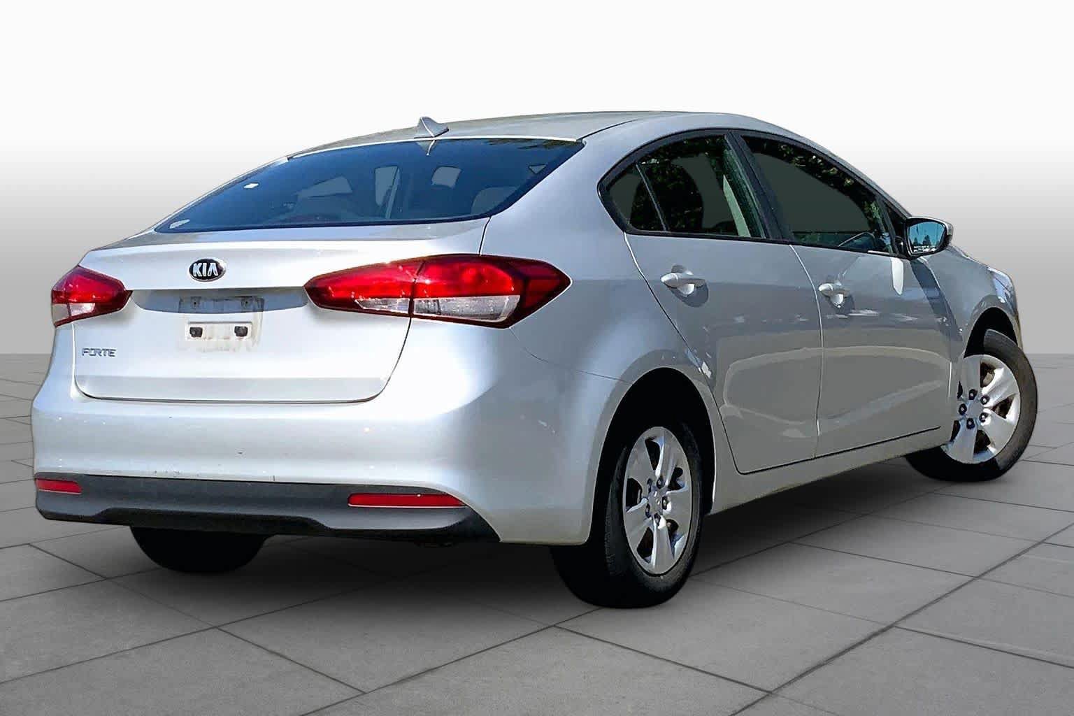 Used 2017 Kia Forte LX FWD image 13