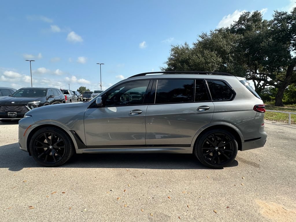 Used 2024 BMW X7 xDrive40i w/ M Sport Package AWD/4WD image 8