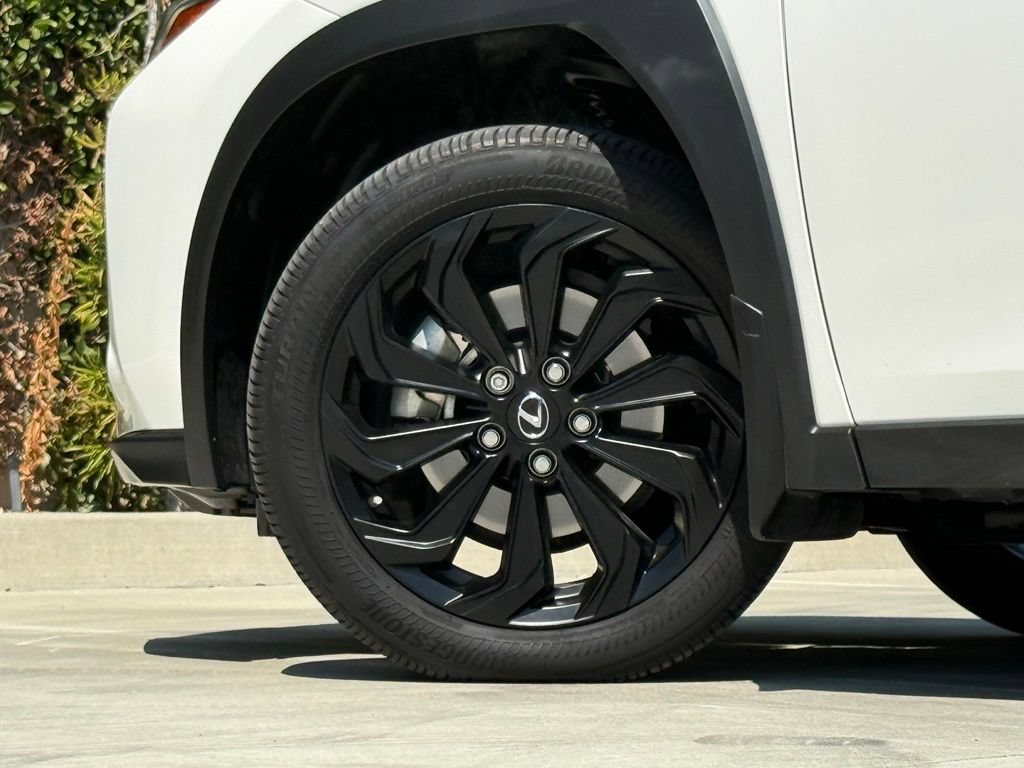 Certified 2024 Lexus UX 250h FWD image 9