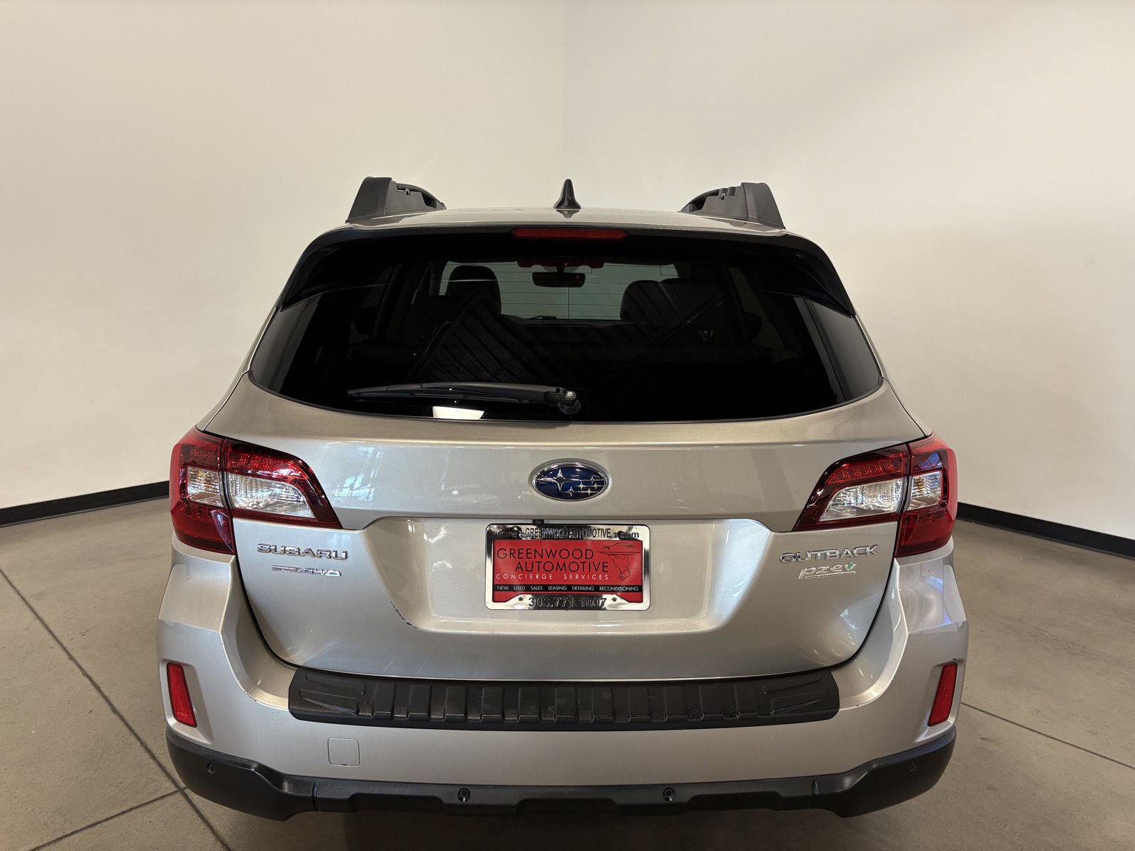 Used 2017 Subaru Outback 2.5i Limited AWD/4WD image 5