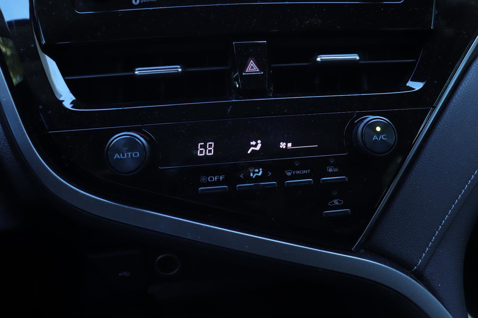 Used 2021 Toyota Camry SE image 29