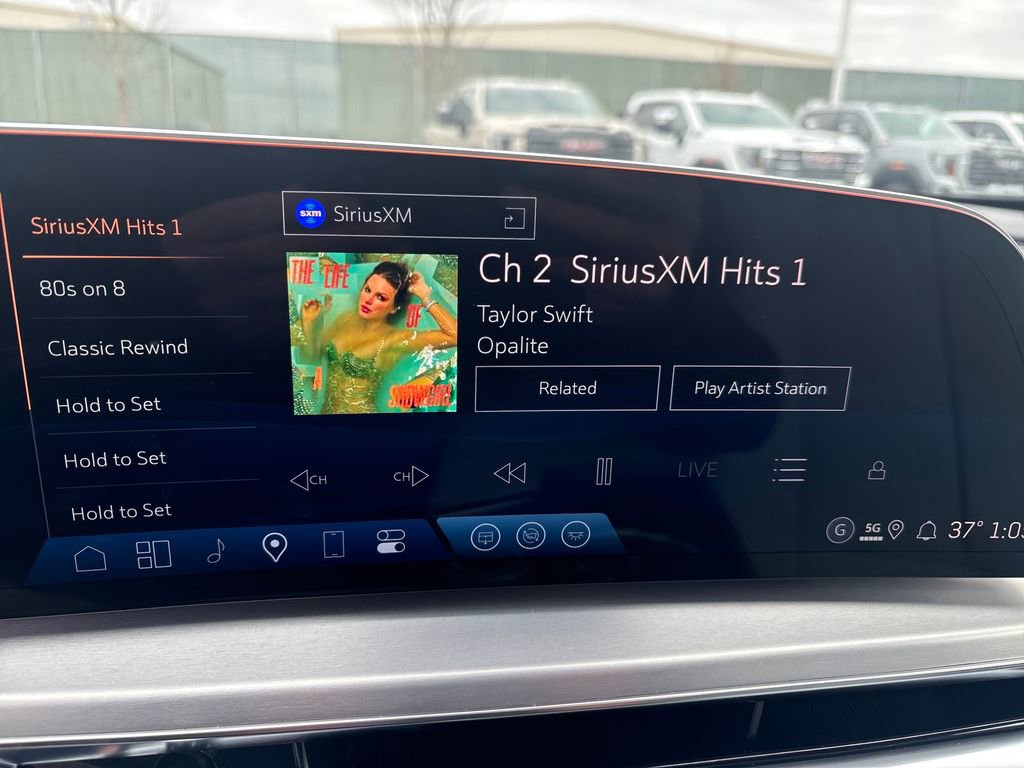 New 2025 Cadillac Lyriq Premium Luxury w/ LPO, Floor Liner Package image 39