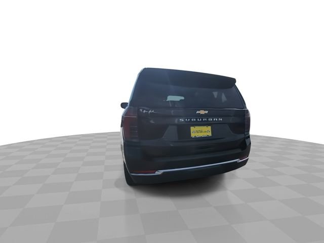 Used 2025 Chevrolet Suburban LS image 7