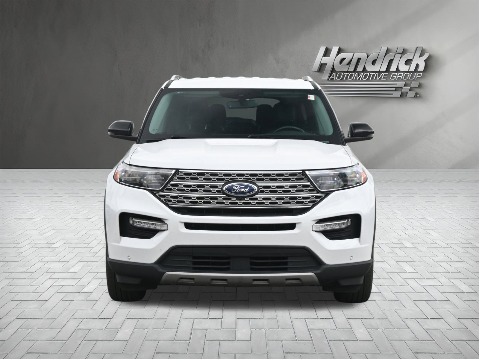 Used 2023 Ford Explorer Limited w/ Equipment Group 301A AWD/4WD image 3