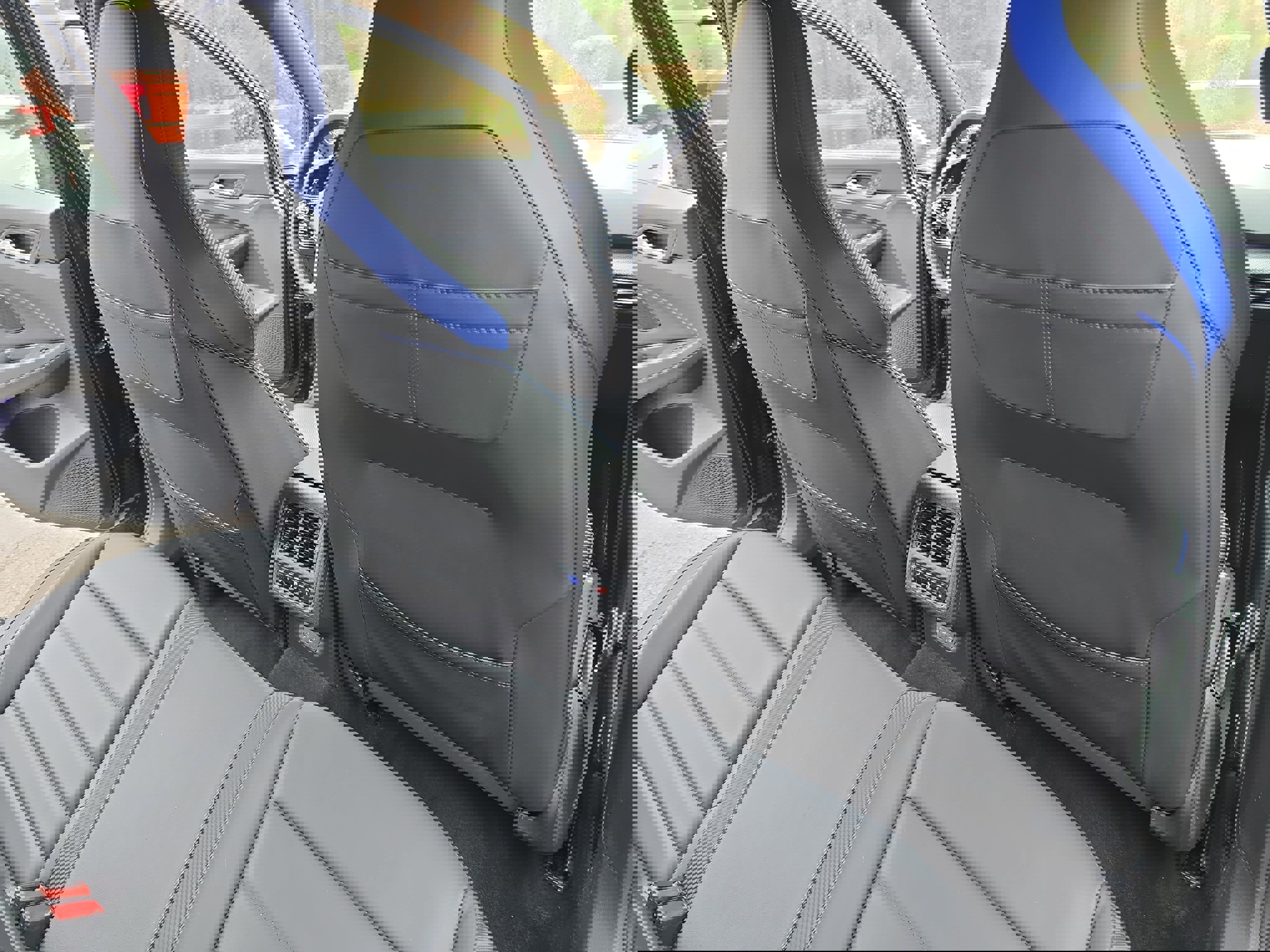 Certified 2022 Volkswagen Golf R image 11