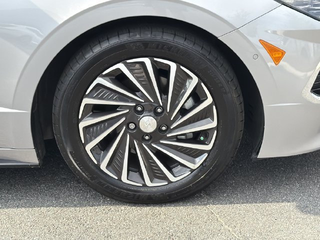 Certified 2023 Hyundai Sonata Limited FWD image 18